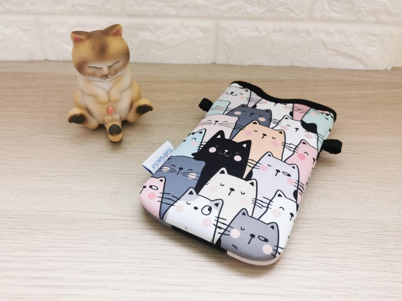 Tainada Men Women Neoprene Phone Sleeve Pouch Case Bag with Crossbody Strap/Neck Lanyard for iPhone 17/16/15 Pro Max, Air, 16/15 Plus, 16e, Samsung S25+, S25, S24, A56, Z Fold7 (Doodle Cats Style 1) - Image 3